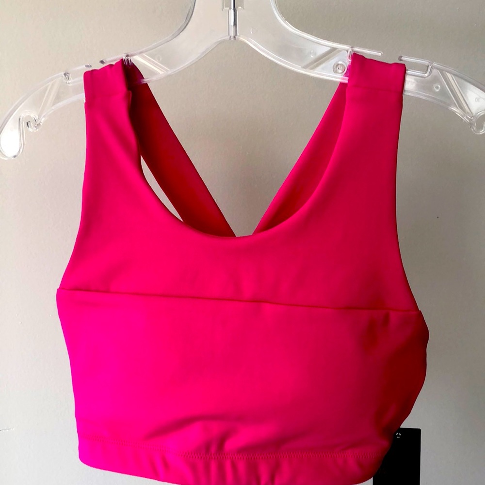 Women’s athletic bra